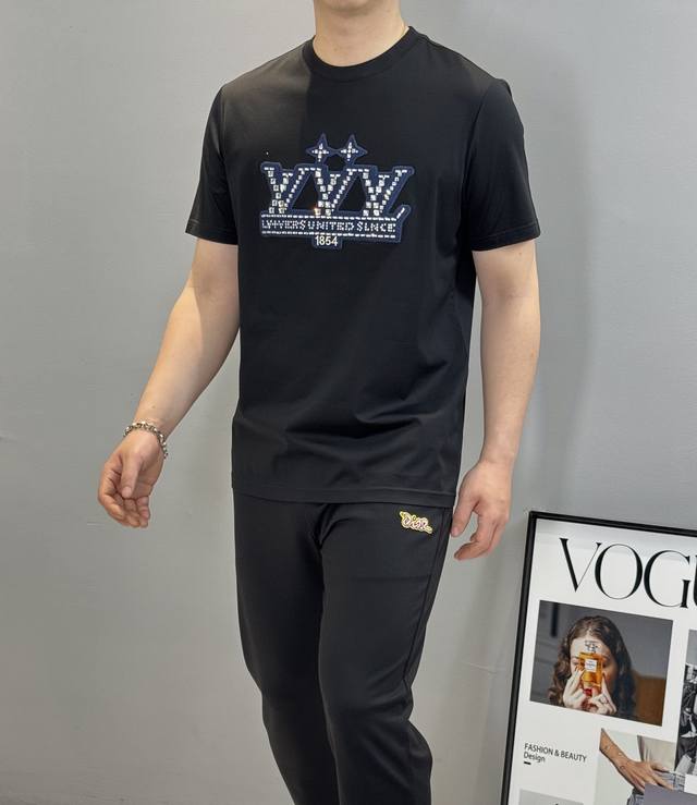 驴牌*2025S新品短袖T恤，时尚潮流.夏天色彩系-胸前品牌Logo立体绣花设计.高温烫钻缀层叠工艺.色彩丰富多彩.时尚百搭款！采用190G丝光棉面料棉 不仅挺