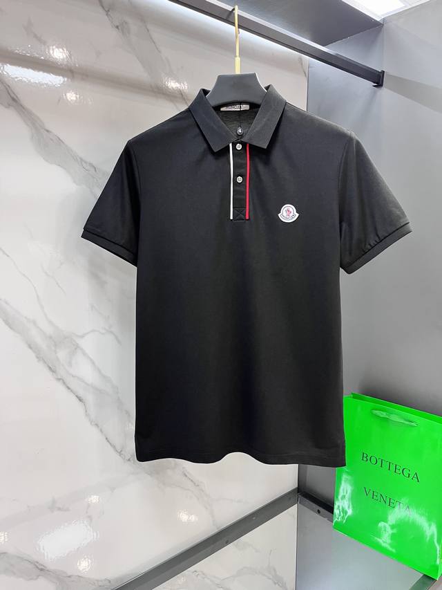 蒙口 2025新款高端商务Polo 白领 单位人士必入单品！ 休闲商务翻领短袖，科技面料，体感非常棒，手感顺滑质感很棒！弹性好，无任何束缚感，面料自带透气网孔，