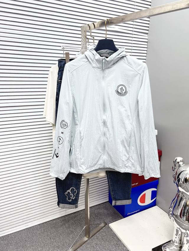 蒙口 2025春夏新款男士防晒服轻薄外套，独特订制防晒科技面料，结合凉感涂层体感清凉不闷热，出汗后速干，适合夏季户外活动。 轻量透气，舒适度高，超轻便携，可折叠