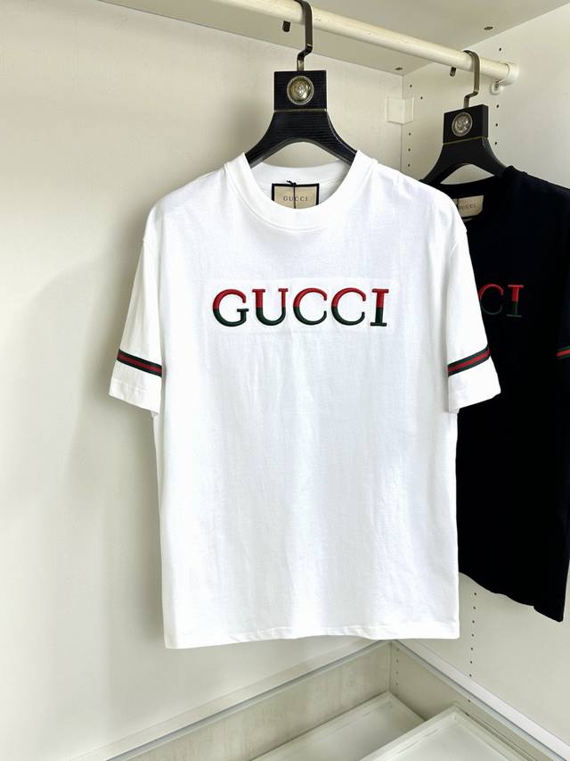 Gucci 古奇 胖哥福音最大Xl可穿200斤 顶级圆领休闲短袖 顶级版本 高级定制百搭款式 任何人都可以轻松驾驭 面料全订制工艺 胸前奢华经典品牌最新Logo