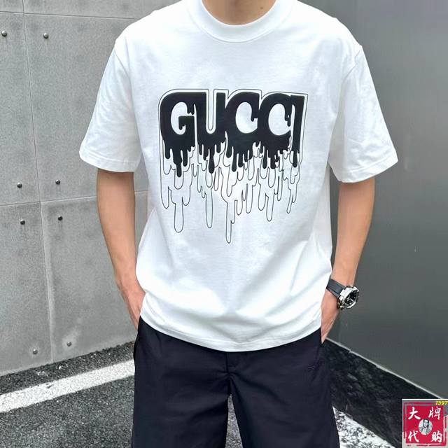 Gucci 古奇 胖哥福音Xl穿200斤 顶级圆领休闲短袖高级定制百搭款式 任何人都可以轻松驾驭 面料全订制工艺 胸前奢华经典品牌最新Logo设计，非常显档次懂