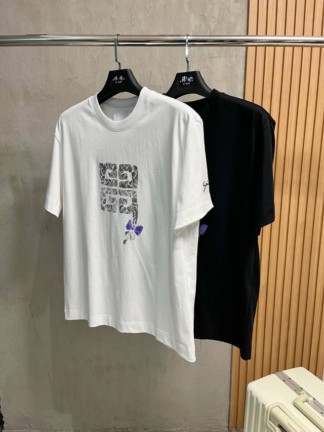 高版本 Givenchy 纪梵希 2025新款经典圆领短袖，时尚百搭经典元素打造精致工艺专柜面料，顶级元素融合打造，经典短袖3标齐全，潮男时尚，无论是上身舒适度