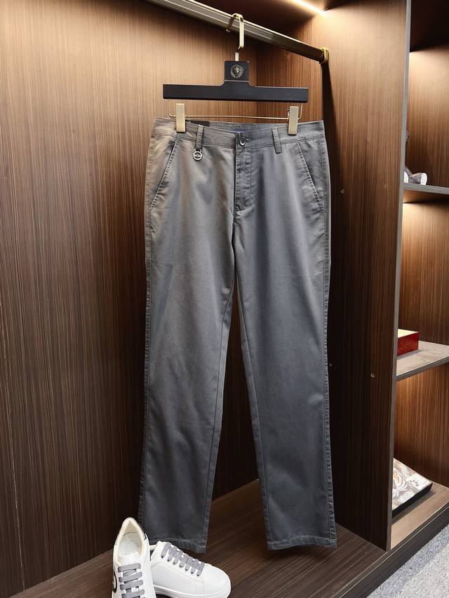 Fendi 芬迪 新款来袭 2025春夏新款新品 专柜有售 实体店极品休闲裤专柜原版1:1好货，适合各个年龄段。市场最高版本的欧洲进口面料。舒适柔软亲肤，上身效