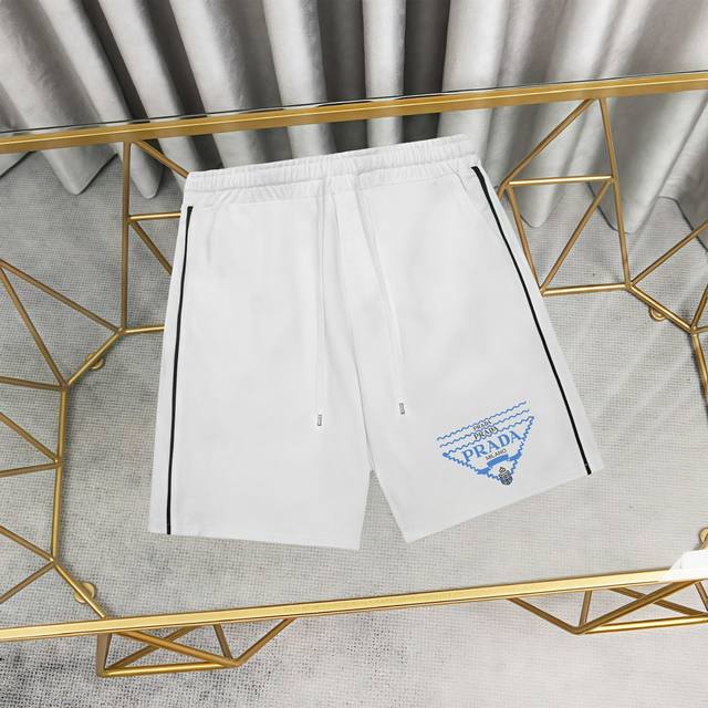 Prada 普拉达印花纯棉短裤卫裤 1:1对版面料390克毛圈高克重百分百纯棉 提前做过预缩水1×1双纱洗一辈子都不会变形的 男女同款 官网细节 阴影字母Log