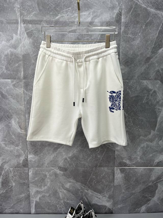 Burberry巴宝莉 新款来袭 2025春夏新款休闲裤短裤，进口高密度定制面料，舒适柔软亲肤，笔挺不易起皱，简单明了，超级百搭上身效果超级棒时尚百搭，笔挺有型