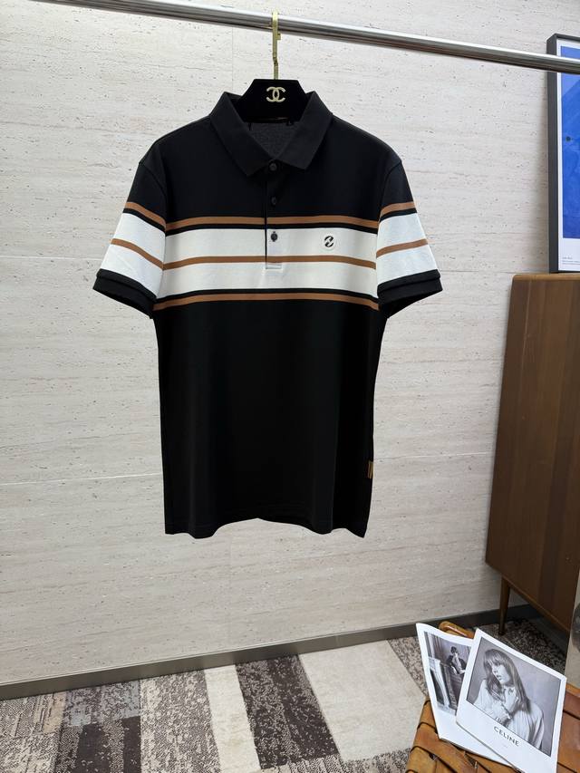 Zz 25S春夏男士Polo 胸前标志性Logo徽标 整体非常的轻商务休闲！！客供丝光棉，上身轻盈舒适顺滑 到手绝对让你觉得物有所值的一件单品！！！ 码数M-3