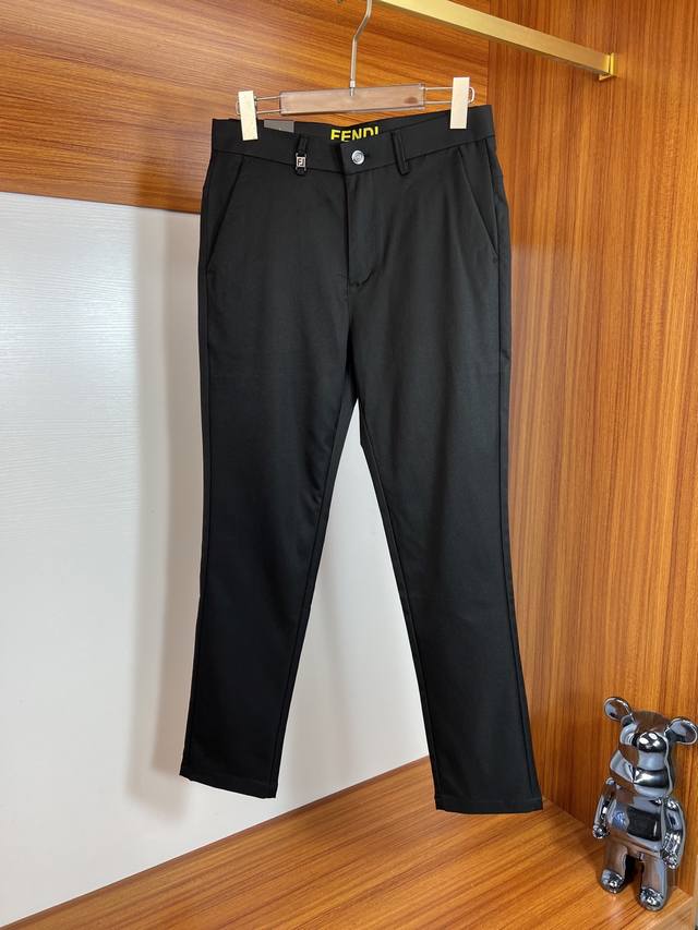 Fendi 芬迪 2025春夏新品 三标齐全 西裤 休闲裤 好货不用过多介绍 看细节 专柜码数：29-36 175 140上身32码