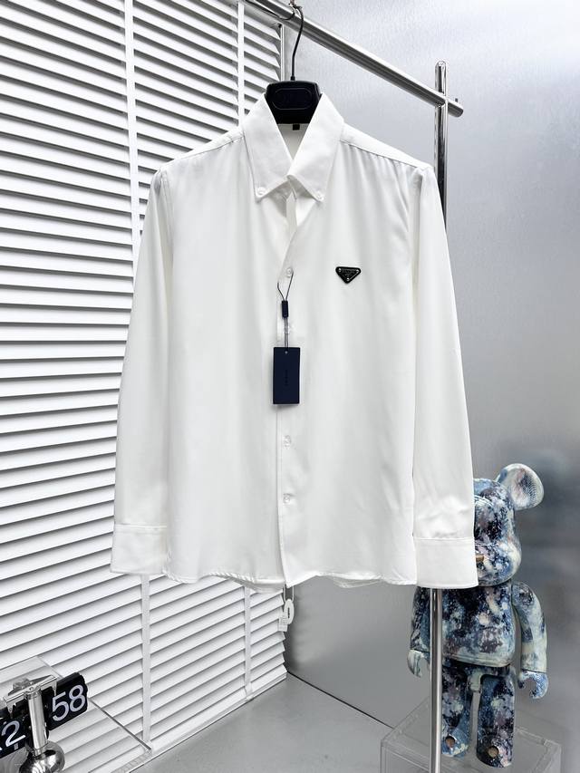 Prad* 最新秋款男士必备款衬衫，舒服透气，原单狠货，原版面料，柔软舒适，1F上身高端又奢华，足够场面的档次，这款衬衫无不骄傲的让你满意有面子尺码：M-3Xl