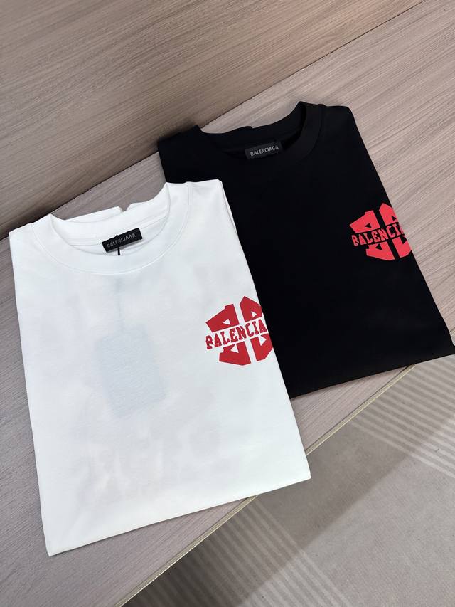 Blan巴黎世家25Ss夏季最新款短袖圆领T恤 高端订制 设计前卫时尚！前后品牌经典Logo重工艺设计 高端定制240克面料.手感柔软.穿着舒适.专柜级别精致车