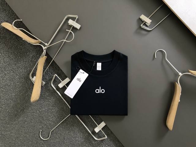 Alo*合身版型M-Xxxl 25春夏顶级印花重磅经典短袖，精致工艺专柜面料，顶级元素融合打造，经典短袖3标齐全，潮男时尚，无论是上身舒适度还是都是无可比拟的存