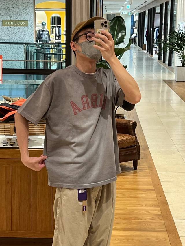 灰M无 其他足 Beams重工水洗做旧短袖T恤 一件把日潮需要的所有属性全部Buff叠满的T恤 Beams这个品牌 相信不用过去介绍 作为日潮的常青藤品牌 地位