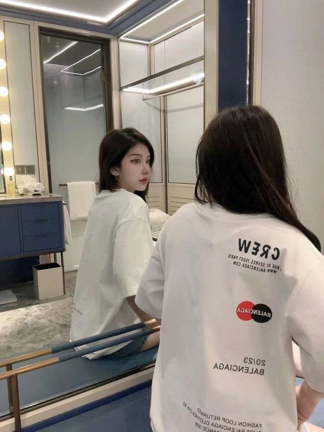 Balenciaga巴黎経典过往徽标Logo印花短袖 T恤 采用Crew、万事达等过往徽标作为设计元素前后幅均采用精细网板印花工艺 进口胶浆加持对版定织定染23