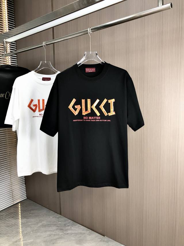 Diro25年新款男士圆领打底短袖T恤 出众糖果色Log的版型设计彰显年轻时尚活力,个性十足. 客供面料,柔软舒适.高密度经典既是时髦感顷刻挥洒自如.时尚的潮流