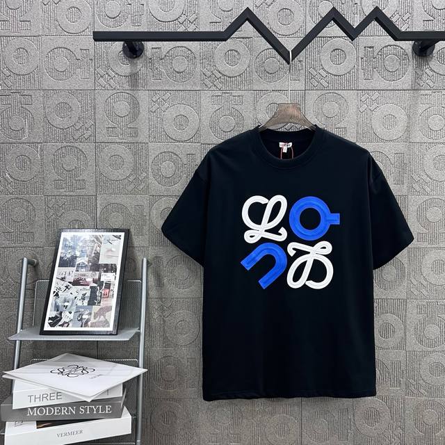 Loewe 罗意威 Logo图藤标识贴布刺绣工艺 Logo标识精致升级，灵感源自八十年代复古 原版面料 官方同款 短袖T恤 定制260克同缸染面料 手感非常舒服