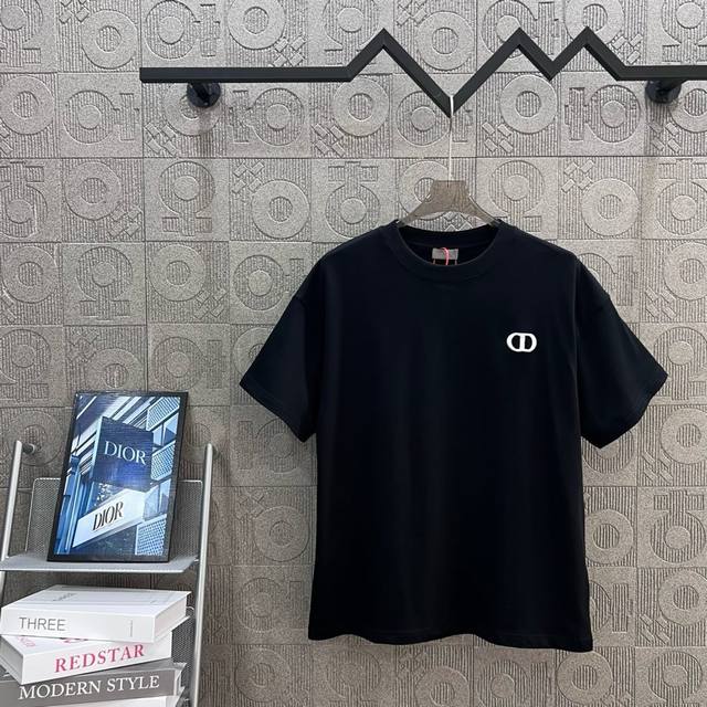 Dior迪奥 Cd字母经典小刺绣 Logo标识精致升级，灵感源自八十年代复古 原版面料 官方同款 短袖T恤 定制260克同缸染面料 手感非常舒服 春夏最新砖柜同