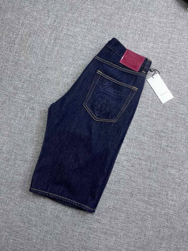 Gucci 古奇男士牛仔短裤，贸易公司渠道货， 品相一流，直入专柜牛掰货，25Fw春夏新品，连卡佛推售的款，经典Straight系列，以工艺和版型为主导，比较基
