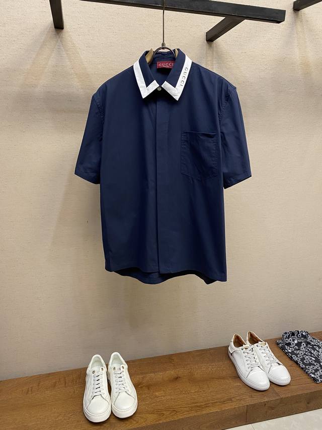 Gucci、 一套出售，不拆卖 古驰短袖衬衫套装，穿上就是舒适自在又显瘦的存在，慵懒而随性，结合干净简单的色系就特别耐看，适合日常穿着~倾情推出缀饰活力印花的运
