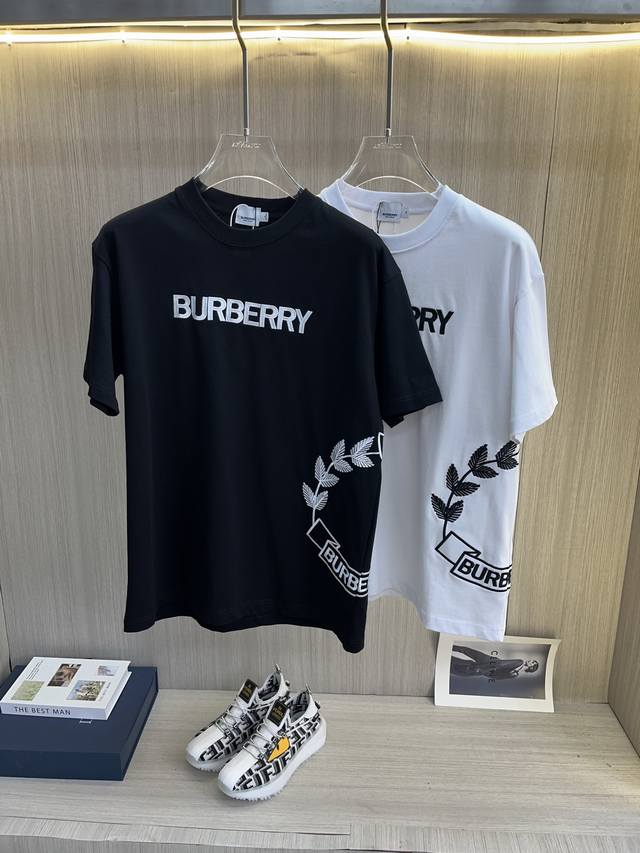 Burberry巴宝莉 2025Ss春夏高品质情侣款短袖T恤，甄选高克重纯棉面料，工艺品级别，辅料顶真，车线做工符合精品要求，超级好搭配，落肩款，品质及剪裁设计