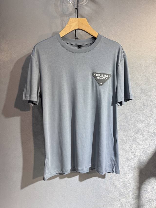Armani 阿玛尼 25Ss新款春夏短袖 最高版本客供定制高端丝光棉面料 简单时尚款，配色超级好看！经典Logo的设计 308简单大方的款式！满满的高级感，四
