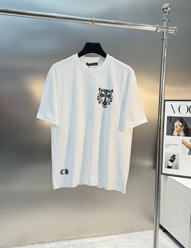 顶级颜值担当！Chromehearts*克罗心25S新款T恤.男女同款！经典十字造型颜值担当.张扬个性图形字母搭配视觉效果相当奇特！！！所呈现出的感官效果自然炸