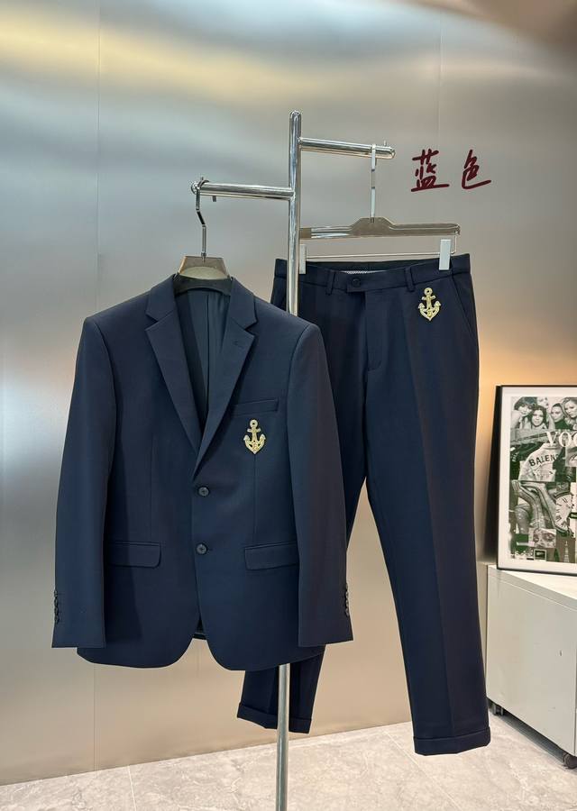 Balmain*巴尔曼 S新款男士商务套西！超高端顶尖一线成衣手工系列，西装领域里的佼佼者，世界公认的顶级面料和工艺水平，高密度支数纤维，锦纶色纺纱面料的质感与
