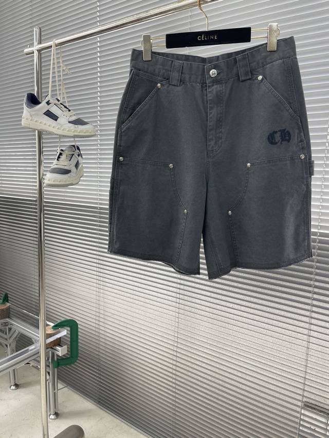 款号：96111 1.颜色：深灰色 杏色 100%棉 2.休闲短裤 M-4Xl 3.纯棉珠帆面料，100%纯棉，特殊的编织工艺，形成紧密且整齐的纹路，赋予其卓越