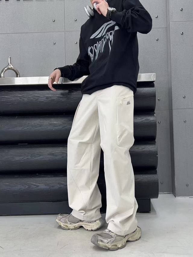新款春款裤子 颜色：黑，白 码数：M-3Xl