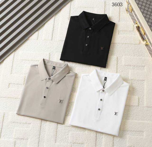 Lv-25Ss新款春夏短袖翻领T恤Polo，最高版本客供定制高端华夫格面料简单时尚款，拼色螺纹超级好看！胸前芬迪字母刺绣经典Logo简单大方的款式！满满的高级感
