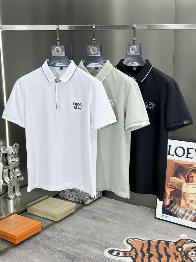 Dior 25春夏时装款短袖丝光珠地棉Polo衫！甄选高级进口成衣定织珠地面料，老牌工坊成衣工序定织定染，极为奢华特殊的材质，面料属性皆为上乘，丝光工艺处理，面