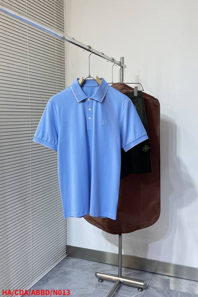 N013 Ha爱马仕 独家定制工艺款 ,同步2025Ss夏季新品，男士胸前经典徽标标识商务休闲撞色领短袖Polo衫！贸易公司渠道稀出，同步Gw发售！视觉颇为精致