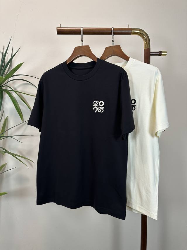 罗意威 2025新款 圆领 短袖 T恤 高端版本！专柜定制面料 透气舒适度高，细节无可挑剔，品牌元素设计理念，体现高品质。手感细腻柔软！呈现休闲裁剪，上身版型超