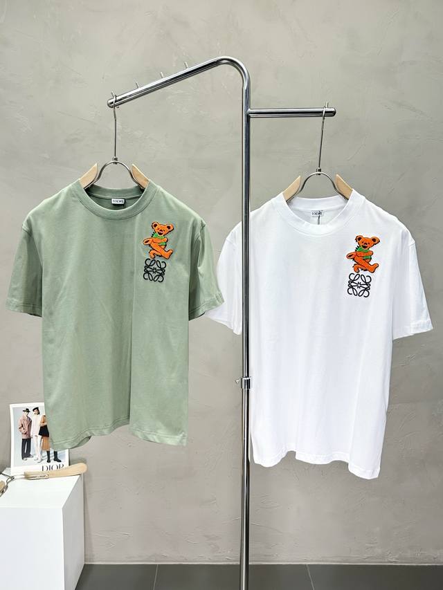 Loewe罗意威独家专供新款原单男士休闲短袖 高端定制 高端版本 时尚百搭爆款进口面料 手感超柔软细腻 穿着亲肤舒适 高端精品 代工厂P精细做工 上身非常赞 男