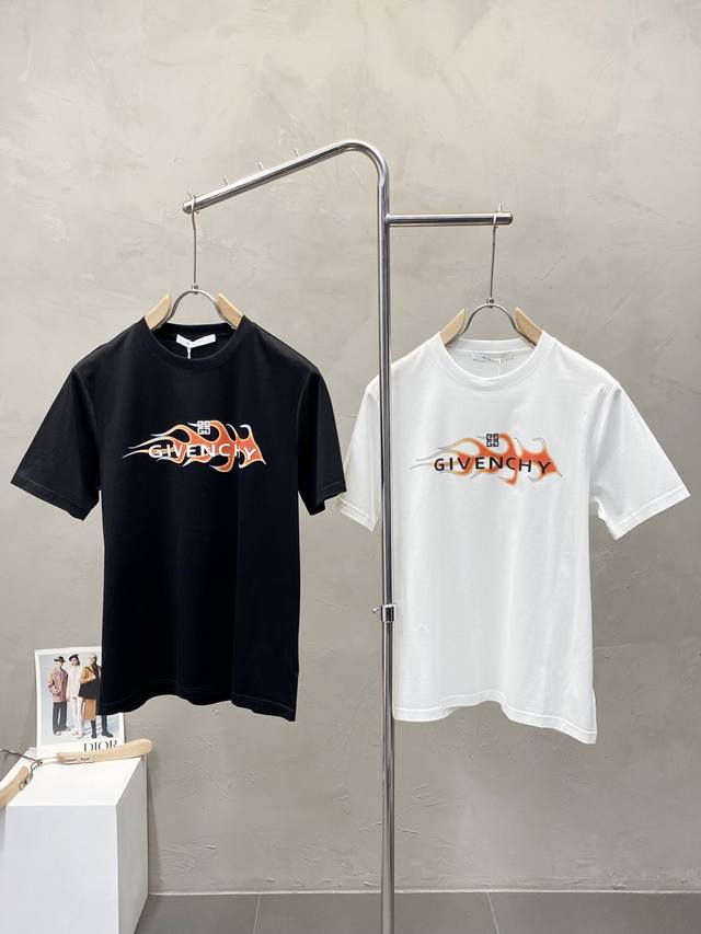 Givenchy纪梵希独家专供新款原单男士休闲短袖 高端定制 高端版本 时尚百搭爆款进口面料 手感超柔软细腻 穿着亲肤舒适 高端精品 代工厂P精细做工 上身非常