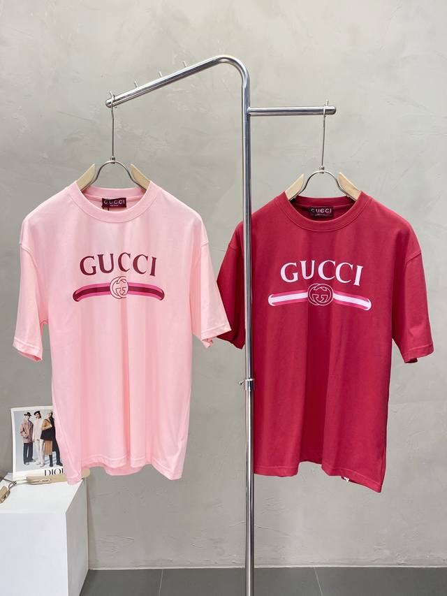 Gucci古驰独家专供新款原单男士休闲短袖 高端定制 高端版本 时尚百搭爆款进口面料 手感超柔软细腻 穿着亲肤舒适 高端精品 代工厂P精细做工 上身非常赞 男士