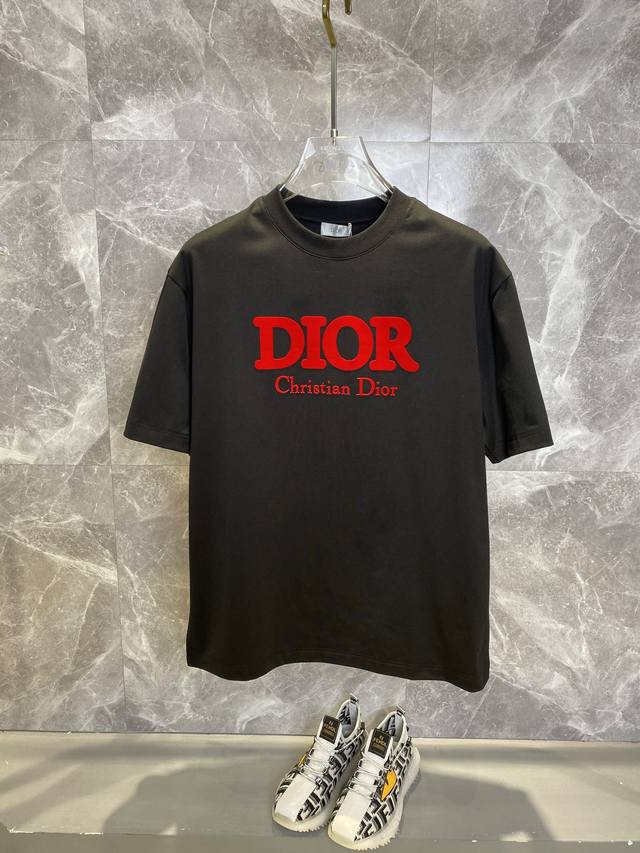 Dior迪奥 2025Ss春夏高品质高克重索罗纳纯棉T恤，工艺品级别，重工工艺，尊享好货，车线做工符合精品要求，超级好搭配，品质及剪裁设计都堪称一流，高定面料，
