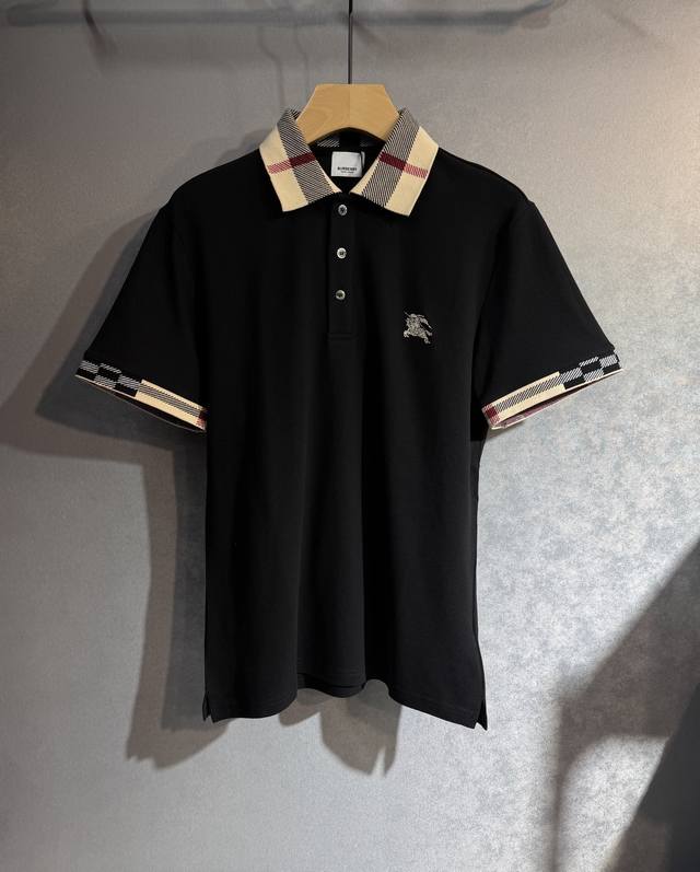 Burberry 巴宝莉 25Ss新款春夏短袖 最高版本客供定制高端朱地面料简单时尚款，螺纹拼色螺纹配色超级好看！经典Logo的设计 简单大方的款式！满满的高级