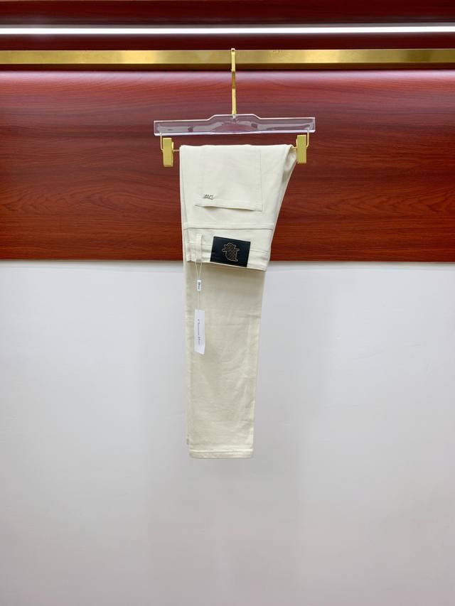 迪奥 新品 高端独家发售 25Ss四季款超燃炸街系列之最牛仔裤 独家隆重推出 原版定制高端品质面料 定制五金版型修身剪裁 面料带弹力 微弹上身舒适度超高 必爆单