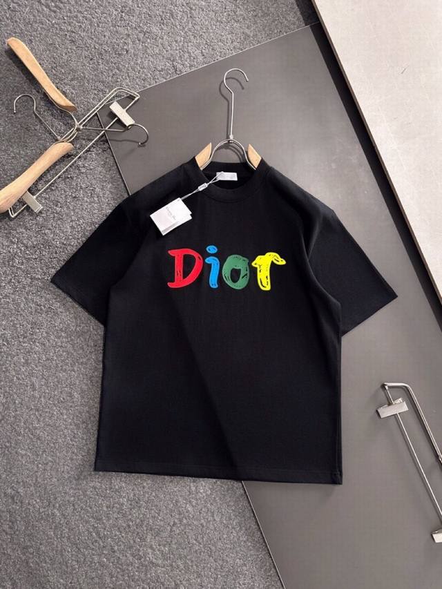 Dior 迪奥Cd 2025Ss春夏最新款时尚短袖圆领T恤，官网同步，纯棉面料！贴肤舒适，耐看又好穿，经典简约Logo设计，原厂工艺一丝不苟，型男必备单品 码数