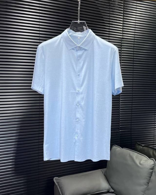 Ermenegildo Zegna 杰尼亚25新作#Zegna夏季时装短袖衬衫，尊享定制秉承古老艺术不渝传承，致力于追求卓越品质，凸显匠心和技艺斐然，呈现别致奢