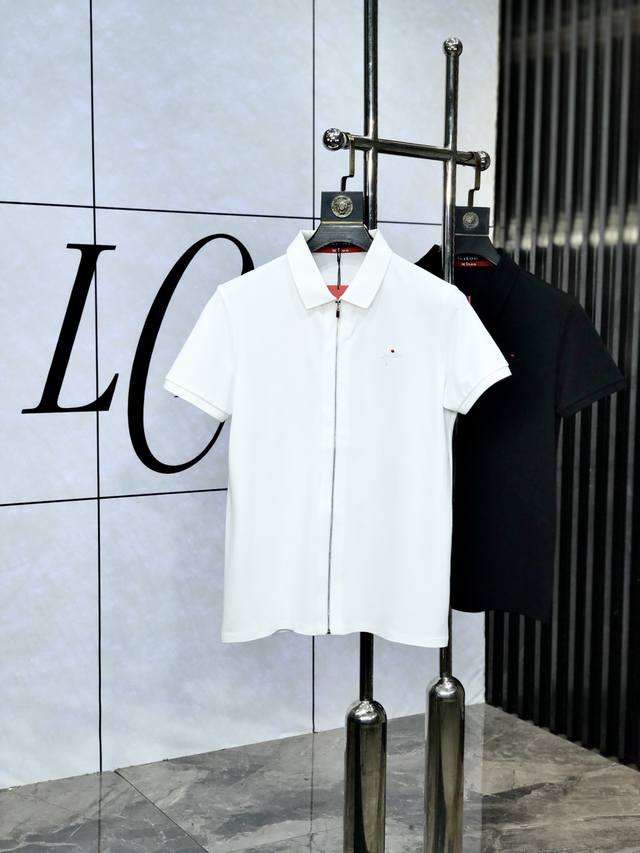 Kiton。穿200斤。 2025春夏新款Polo领短袖系列。精选顶级丝光珠地棉面料，三标齐全！时尚大牌元素Logo工艺设计，1F上身版型超赞，面料细腻舒适透气