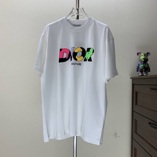 Cd迪家2025春夏新款 圆领短袖 Logo植绒印花+个性刻字模 男女同款宽松版 S M L Xl Xxl 五个码 黑色 白色