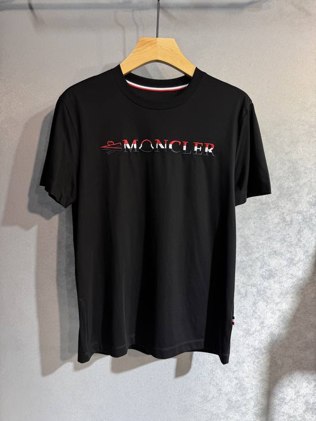 Moncler 蒙口 25Ss新款春夏短袖 最高版本客供定制丝光棉面料 简单时尚款，配色超级好看！经典Logo的设计 简单大方的款式！562满满的高级感，四季可