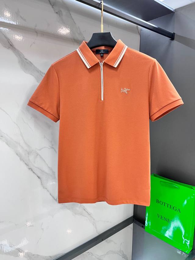 始祖鸟 春夏最新款，专柜官网同步发售，经典翻领Polo衫！定制专柜珠地丝光棉面料，细腻柔软，面料，辅料全部原版定制出品，立体清晰，衣领袖口平螺纹工艺！上身时尚有