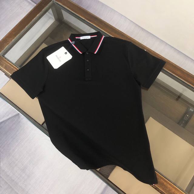 Mon*Cler 蒙口 2025春夏最新款男士短袖Polo衫，品牌最新设计元素！既不单调也不复杂,恰到好处的展现品味！客供顶级定制珠地棉面料！舒适吸汗透气根本不