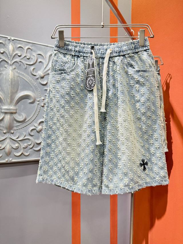Chrome Hearts 克罗心 2025新品，原版牛仔短裤 ，原版重工打造，品牌经典Logo设计，三标齐全！原版五金辅料。专柜定制牛仔面料，完全对版专柜，欢
