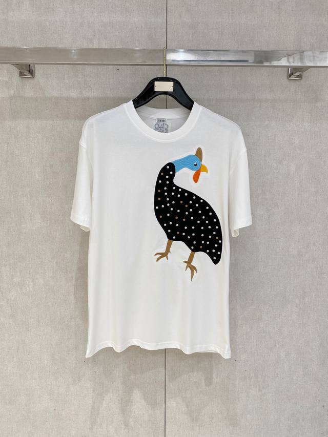 S-2Xl 罗意威 25Ss春夏新款首发专柜最新款短袖圆领T恤 高端订制 设计前卫时尚！品牌Logo重工艺设计 高端定制面料.手感柔软.穿着舒适.专柜级别精致车