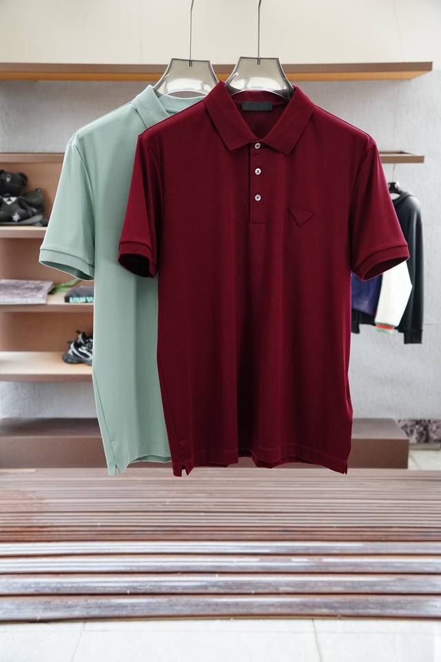 Prada 普拉达-25Ss春夏款顶级网眼珠地棉布翻领短Tee，胸口口袋Logo标识刺绣短袖Polo衫！贸易公司渠道稀出，领先官网发售！超人气水果色翻领Polo