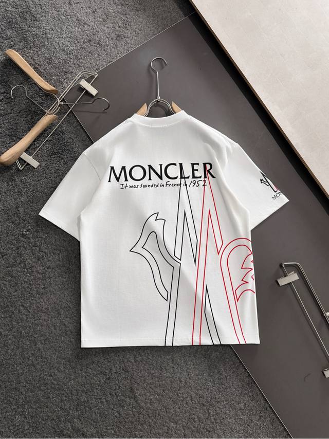 Mon 2025Ss春夏最新款圆领时尚短袖T恤，官网同步，专柜纯棉面料！贴肤舒适，耐看又好穿，经典简约Logo设计，原厂工艺一丝不苟，型男必备单品 码数M-Xx