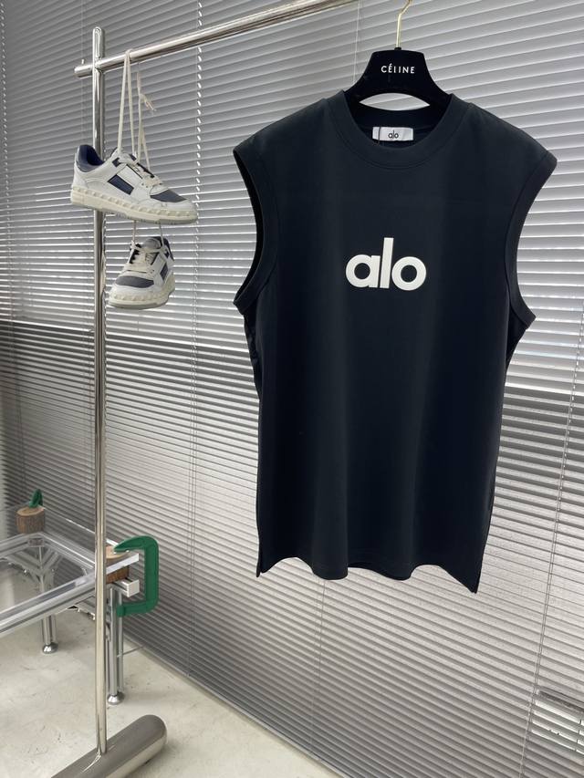 Alo 果冻标识背心T恤 采用280克新疆棉冰感索罗娜面料，通过索罗娜科技处理 在夏季穿着时能带来冰凉的触感，成衣普洗 喜欢高版本的可以首选 成衣立体有型Os剪