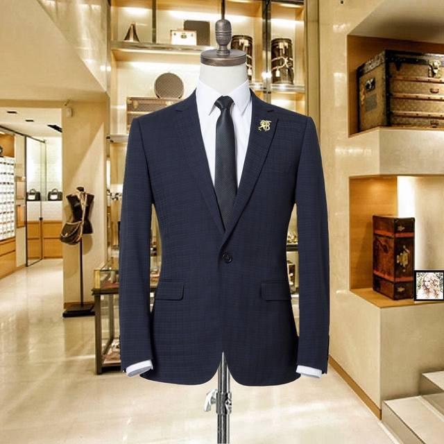 店主力荐！主推爆款！ 巴宝莉 Burberry 新品原单西装上衣 年度最具代表性时尚设计元素 选用进口面料 质地非常好 错过不再有！实穿率极其高、上身非常帅气
